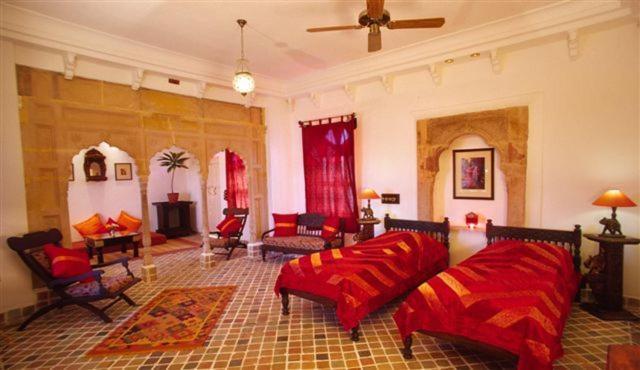 Deogarh Mahal Hotell Devgarh  Rum bild