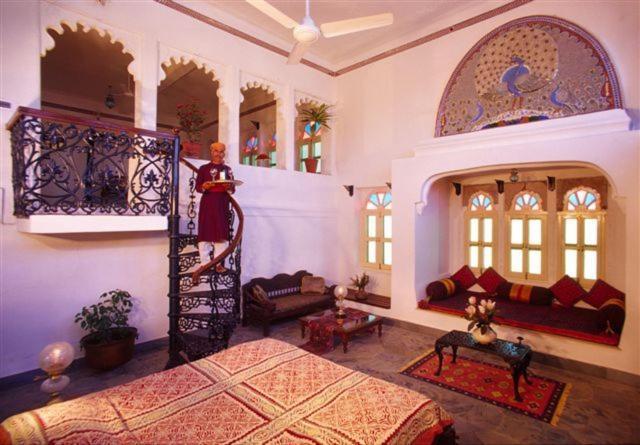 Deogarh Mahal Hotell Devgarh  Rum bild